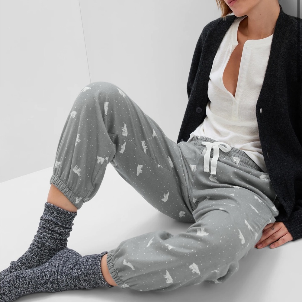 Gap flannel pj bottoms size small new with tags!